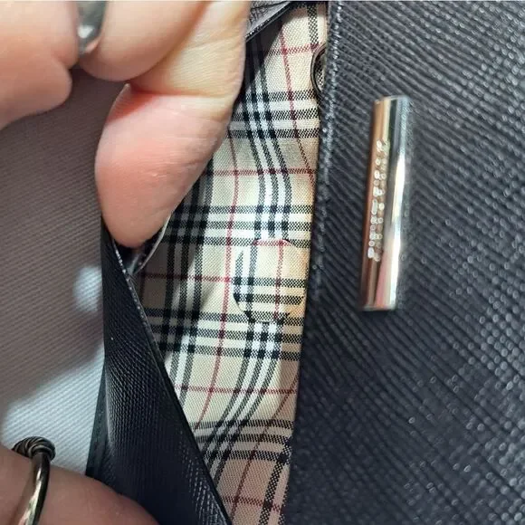 Burberry Black and Cream Key Holder - Picture 4 of 15